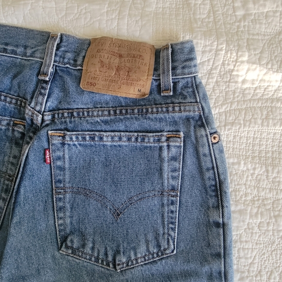90s Vintage Levis 550 Relaxed Tapered Mom Jean - Picture 4 of 11